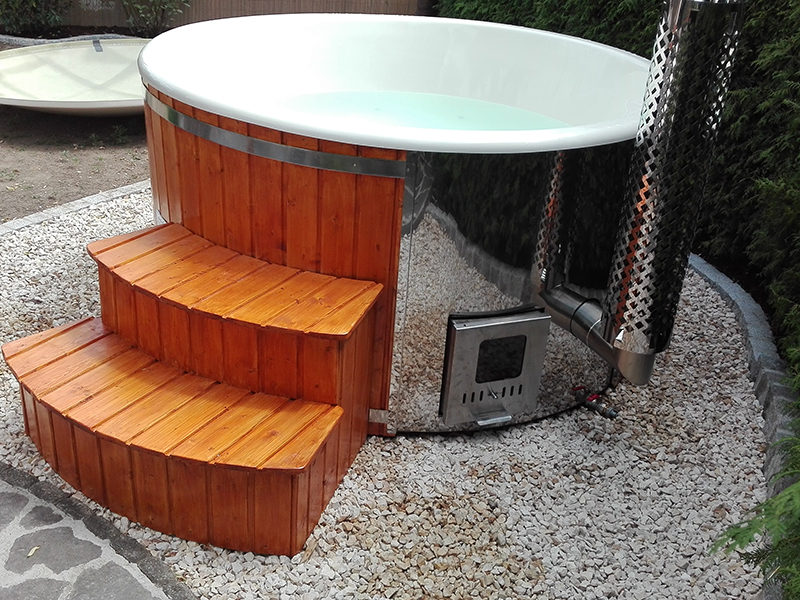 Spa d'extérieur en bois avec poêle intégré 6 places Delux Tub 220